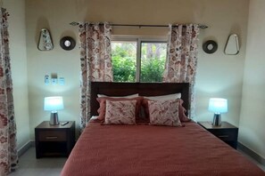 2 bedrooms, iron/ironing board, WiFi, bed sheets - Covered Patio, Private Pool, 2 Bed, 2 Bath (Sosúa)