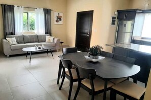 Dining - Covered Patio, Private Pool, 2 Bed, 2 Bath (Sosúa)