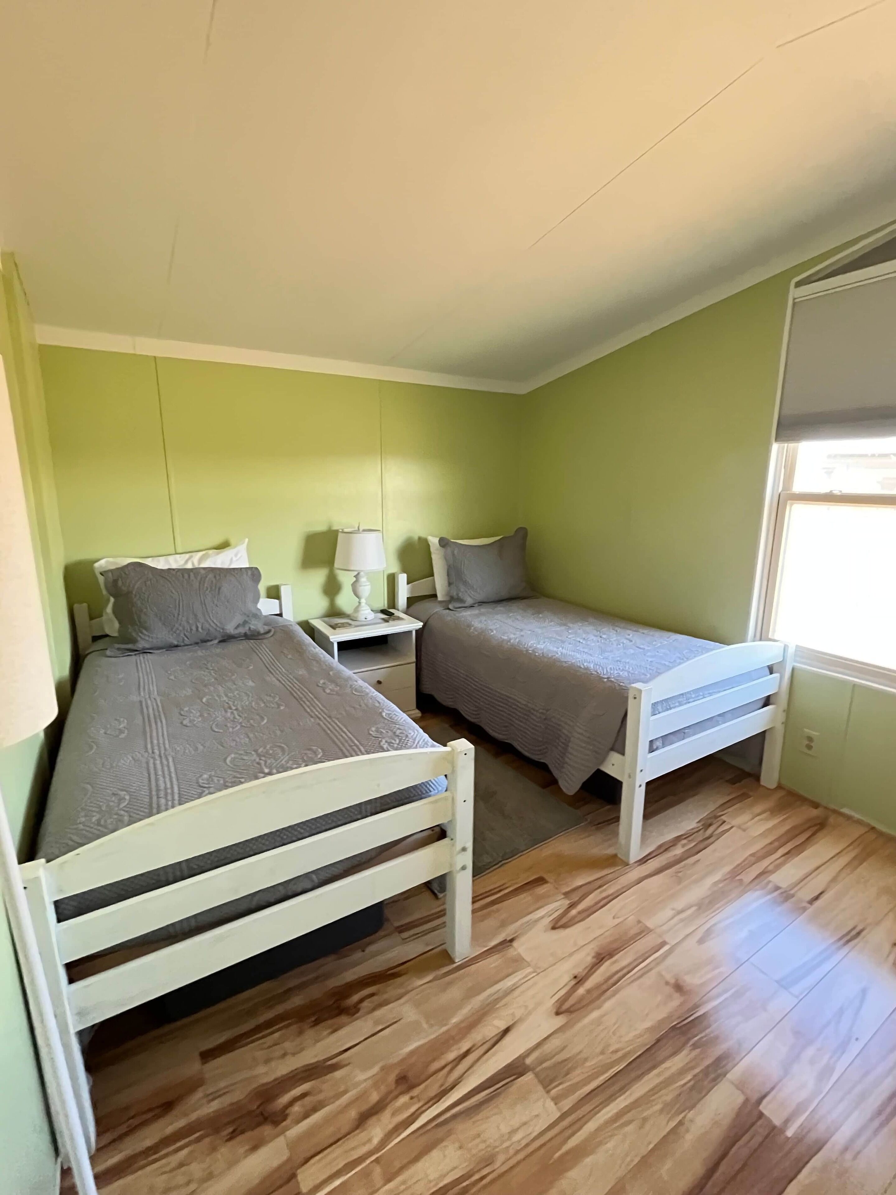 3 chambres, fer et planche à repasser, Wi-Fi, draps fournis