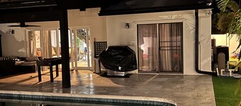 Delray Beach Retreat: Poolside Paradise Near Atlantic Ave & Beach 