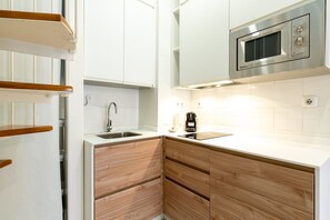Kühlschrank, Mikrowelle, Toaster