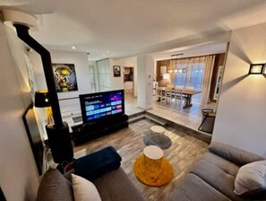 Smart TV, books, video library - La Maison de Jade, 4-star house, ideal for families or groups of friends (La Roche-de-Glun)