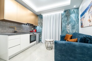 Horizon Suite | Eget kök | Minikylskåp, ugn, spishäll och vattenkokare