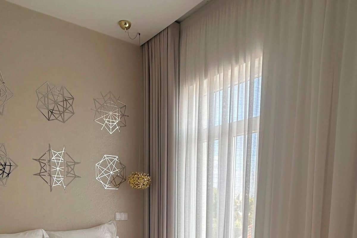 City Double Room | Blackout curtains, soundproofing, free WiFi, bed sheets