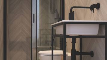 City Double Room | Bathroom | Hair dryer, towels, soap, shampoo