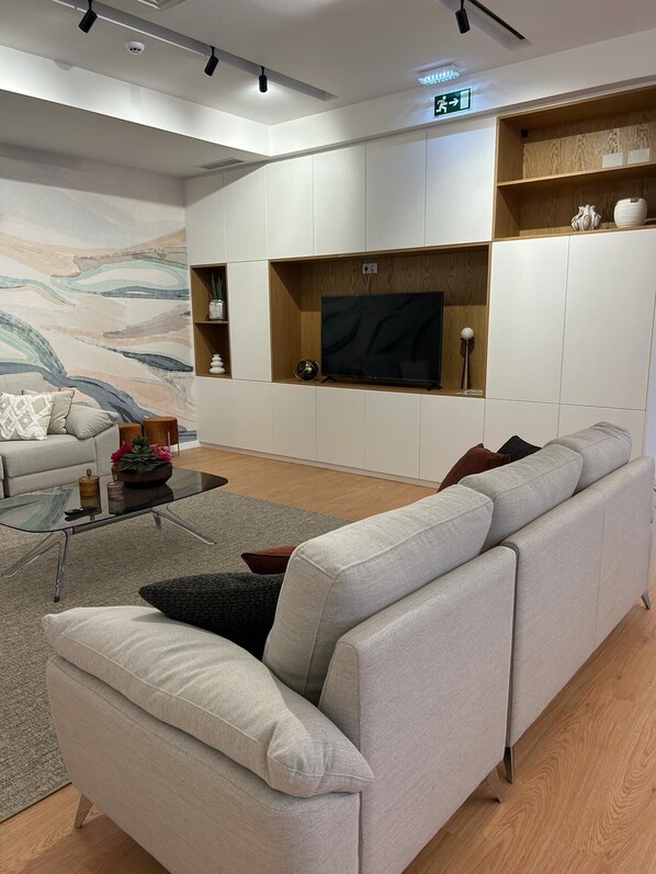 Een koelkast, een magnetron