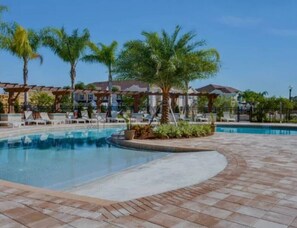 A heated pool - 4 bedrooms Townhome at Lucaya Village (2402) (Kissimmee)