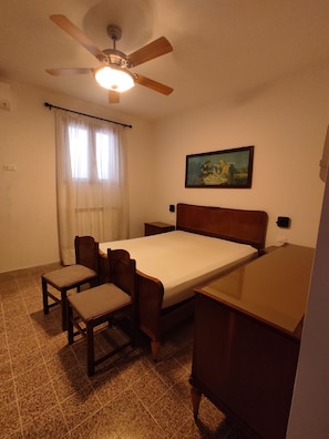 2 habitaciones, wifi gratis y ropa de cama 