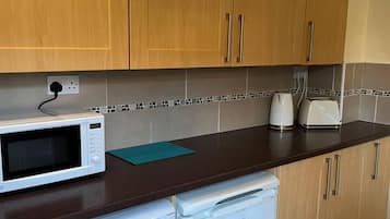 House | Private kitchen | Fridge, microwave, oven, stovetop