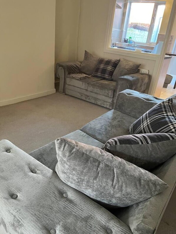 House | Living area - Lovely 2-bed House in Liverpool (Liverpool)
