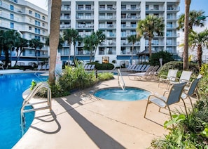 Outdoor pool - 1br/1ba Sleeps 4 Near Beach w/ Breathtaking Ocean Views (Gulf Shores)
