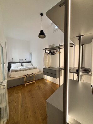 Suite Confort, 1 grand lit et 1 canapé-lit, non-fumeur, vue cour intérieure