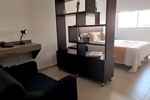 Suite | Memory foam beds, in-room safe, individually decorated - 505 Moderno Aparta-Suite en Versalles Tipo Loft - Cali Tower Suites & Lofts (Cali)