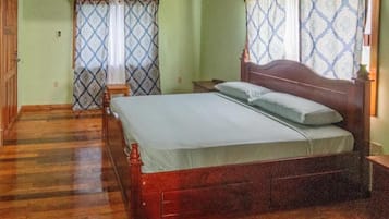 2 bedrooms, free WiFi, bed sheets