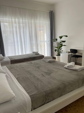 1 bedroom, down duvets, desk, laptop workspace
