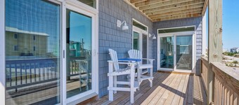 Pet Friendly Retreat: Ocean and Sound Views, Steps to the Beach!