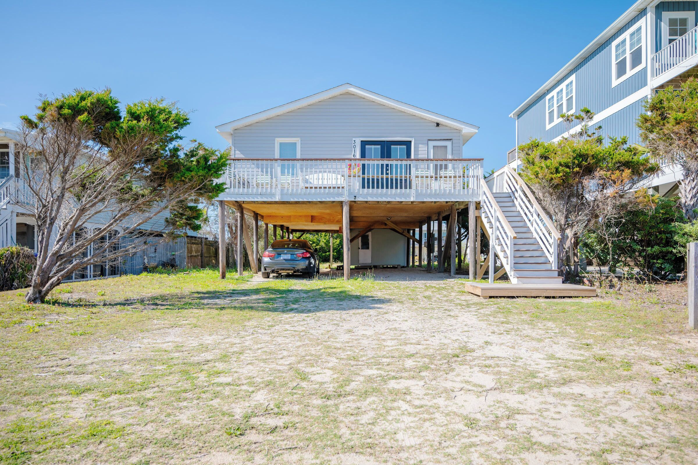 A Fair Wind: Second-Row Beach House With a Porch Perfect for Sunbathing