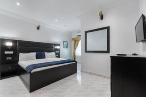 1 bedroom, iron/ironing board, free WiFi, bed sheets - The Gravitas - Palacial Home (Lekki)