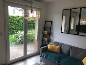 Living area - Appartement en Résidence Sécurisée Circuit 2kms (Le Mans)