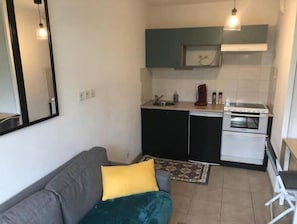 Living area - Appartement en Résidence Sécurisée Circuit 2kms (Le Mans)