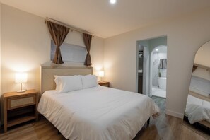 3 bedrooms, desk, iron/ironing board, WiFi