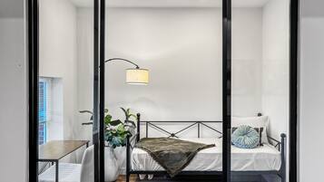 3 bedrooms, desk, iron/ironing board, WiFi