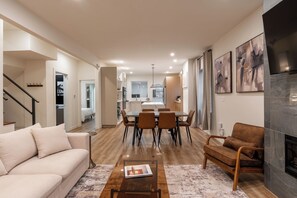 Smart-TV, Kamin, Arbeitsbereiche