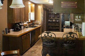 Micro-ondas, fogão, cooktop, lava-louças