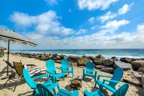 Am Strand, Liegestühle, Strandtücher