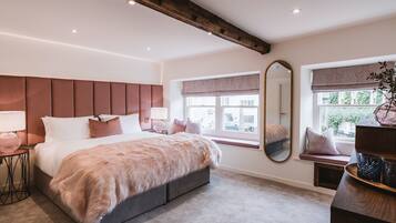 Egyptian cotton sheets, premium bedding, minibar, bed sheets