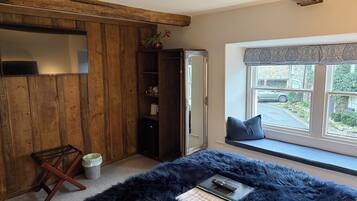 Sengetøy i egyptisk bomull, sengetøy av topp kvalitet og minibar