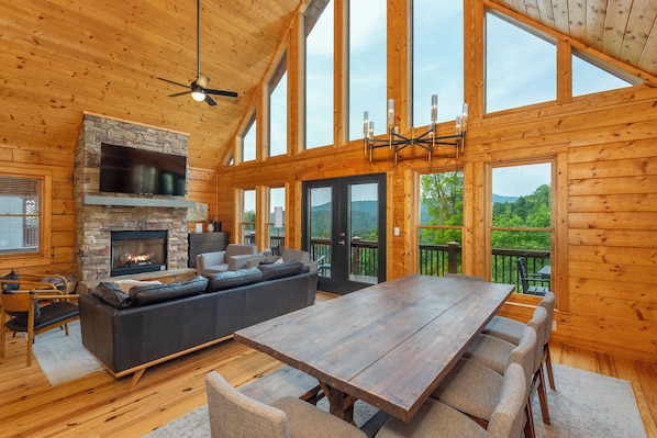 Interior - Big Views • Near Asheville •New Hot Tub •New Grill (Mars Hill)