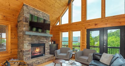 Big Views • Near Asheville •New Hot Tub •New Grill