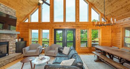 Newly Remodeled Luxury, Great Views, Upscale Linens, Hot Tub, at Hatley Pointe!