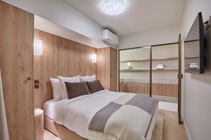2 bedrooms, iron/ironing board, travel cot, free WiFi