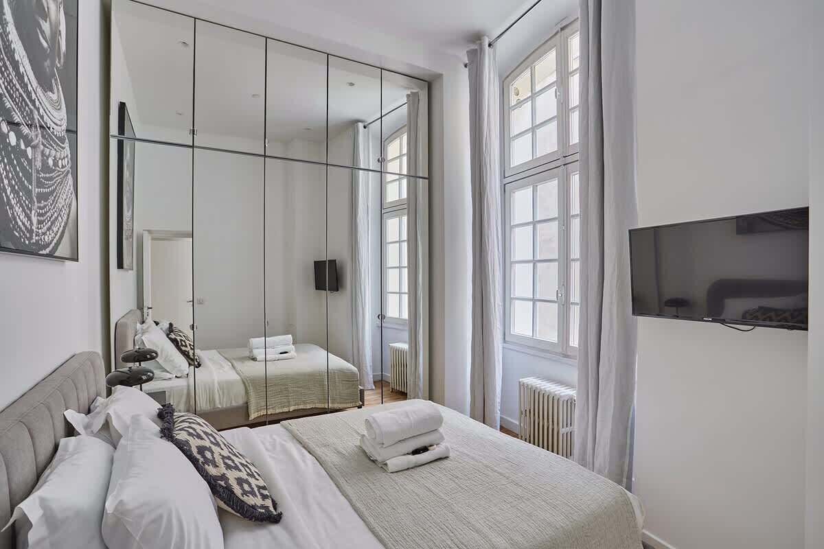 2 chambres, fer et planche à repasser, accès au Wi-Fi (inclus)