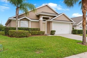 Exterior - Paradise Palms, Pool, Spa and so much more! (Clermont)