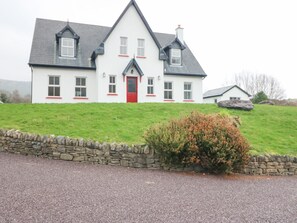 Exterior - THE SKATING ROCK, family friendly in Kenmare, County Kerry (Bonane)