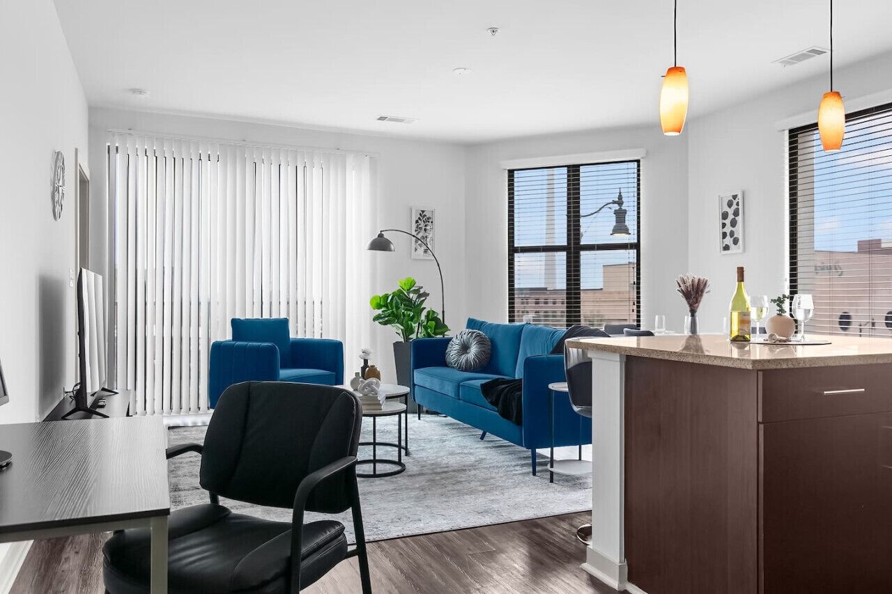 ~ Urban Elegance: Stylish 2BR Near Everything ~