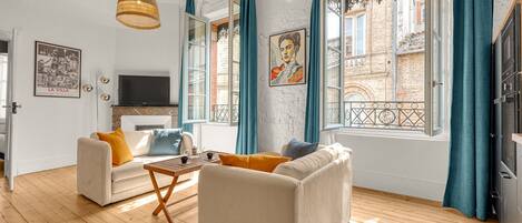 Fernseher, Stereoanlage