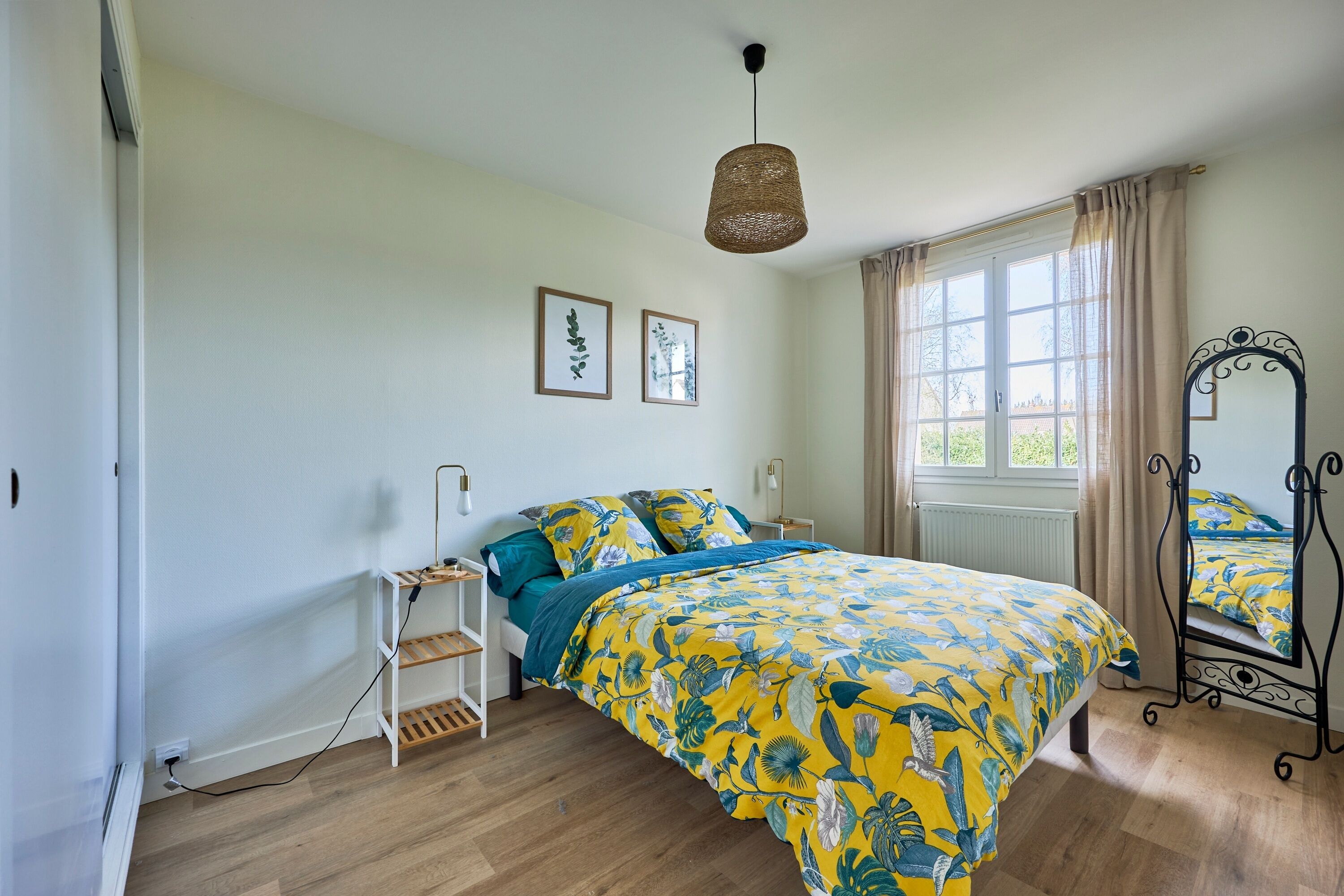 3 makuuhuonetta, silitysrauta/-lauta, ilmainen Wi-Fi