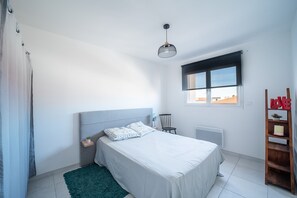 2 camere, ferro/asse da stiro, Wi-Fi gratuito, lenzuola