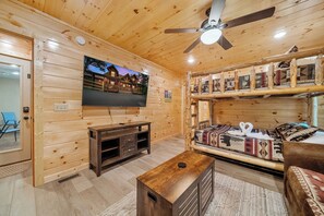 3 camere, ferro/asse da stiro, Wi-Fi gratuito, lenzuola