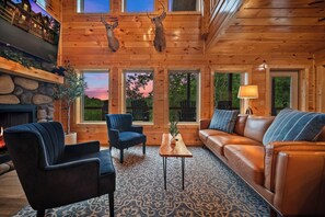 Smart TV, fireplace, video games - Ready to put your Paws In The Pool at this luxury cabin? (PIGEON FORGE)