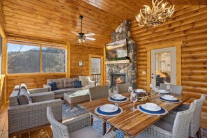 Dining - Ready to put your Paws In The Pool at this luxury cabin? (PIGEON FORGE)