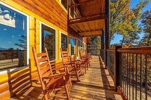 Terrace/patio - 7 Peaks View-Private Pool, Pet Friendly, Sleeps 12 (GATLINBURG)