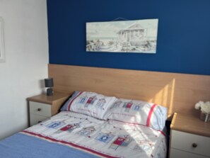 2 bedrooms, iron/ironing board, travel cot, WiFi