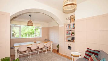 Rumah Basic | Tempat makan