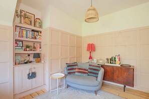 Basic House | Interior - Charming 3BD Oasis 3 Min Walk From Beach Front! (Dublin)