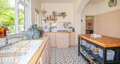 Charming 3BD Oasis 3 Min Walk From Beach Front!
